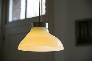 Hanglamp assymmetrisch glas keuken