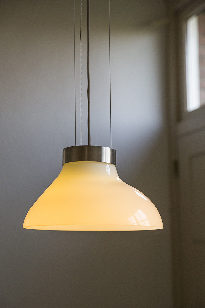 Hanglamp assymmetrisch glas keuken