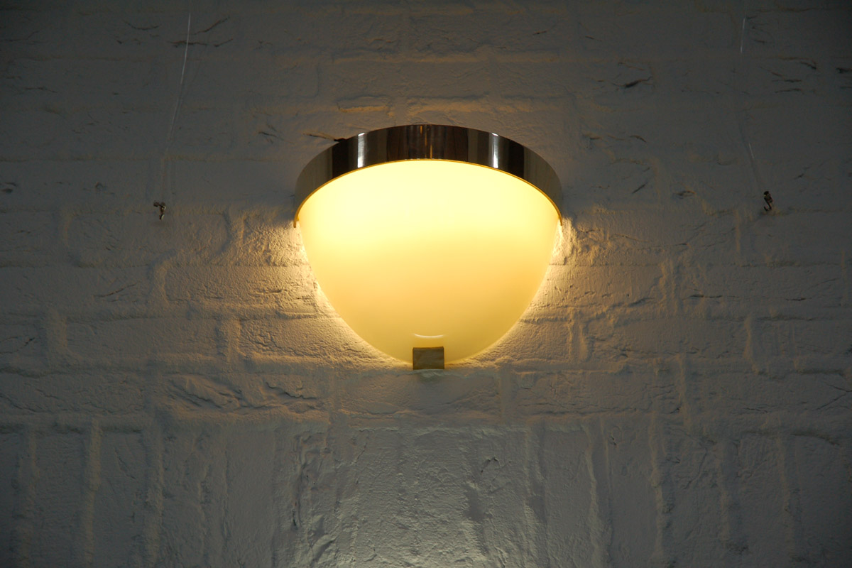 wandlamp aula doorn