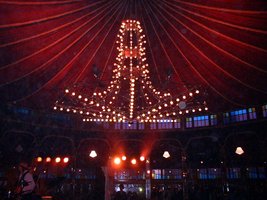 Demontabele grote kroonluchter spiegeltent